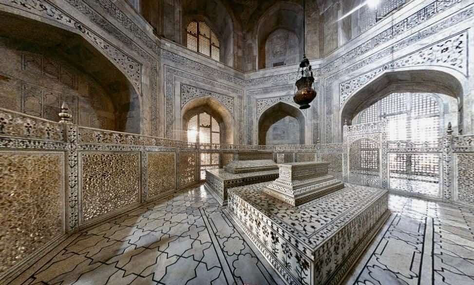 Adorable-Taj-Mahal-Inside-View-Picture